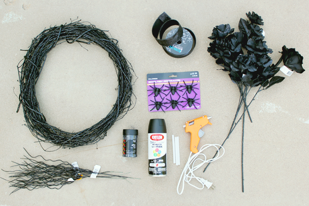 How to Make a Black Roses Halloween Wreath (via laurelandfern.com)