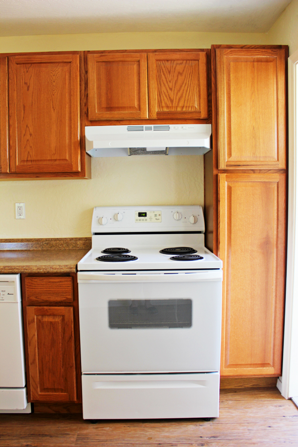 Laura's Kitchen (Before) www.laurelandfern.com