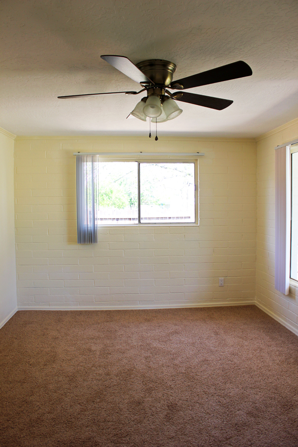 Laura's Living Room (Before) Tour (laurelandfern.com)