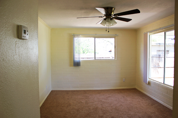 Laura's Living Room (Before) Tour (laurelandfern.com)